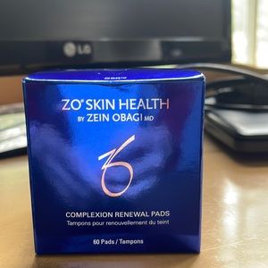 ZO SKIN HEALTH
COMPLEXION RENEWAL PADS